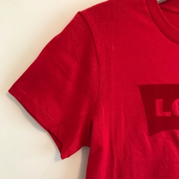 NWT Levi’s Short Sleeve Red Velvet Logo Tee - Picture 4 of 6